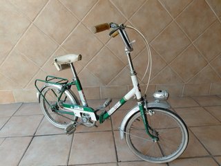 Bicicleta infantil vintage verde