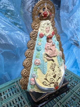 Virgen del Rocío figura religiosa