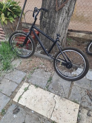 Bicicleta BMX Negra