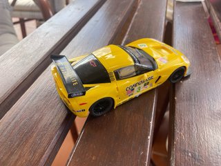Coche Scalextric Corvette Analógico Amarillo