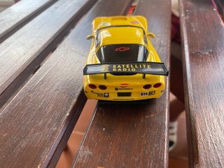 Coche Scalextric Corvette Analógico Amarillo
