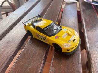 Coche Scalextric Corvette Analógico Amarillo
