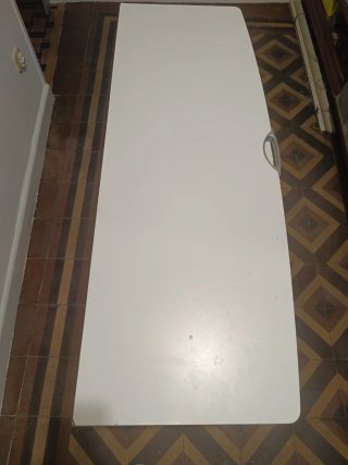 Mesa auxiliar plegable blanca