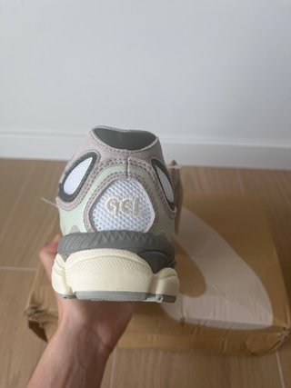 Zapatillas Asics Hombre Talla 42 Beige/Gris