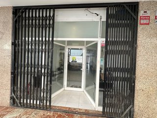 Barrera de seguridad extensible con cerradura