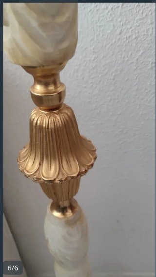 Lámpara de pie vintage beige y dorada