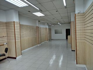Local comercial en alquiler en Ensanche en Pamplona