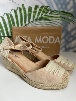 Sandalias cuña. Número 40