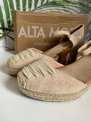 Sandalias cuña. Número 40
