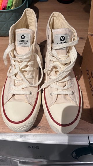 Victoria Botín Plataforma Beige Talla 40