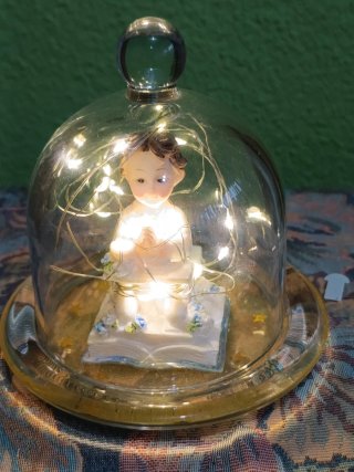Figura niño comunión con luces