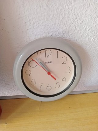 2 Relojes de Pared Decorativos