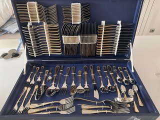Cubertería de lujo 132 piezas filo oro
