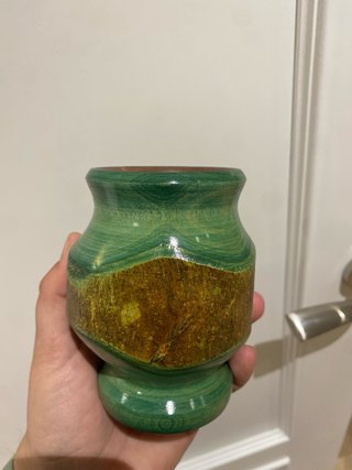 Mate de madera y bombilla