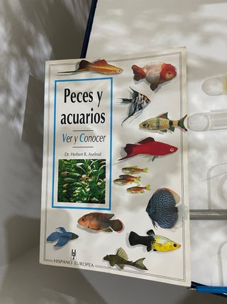 Peces y acuarios Ver y Conocer Dr. Herbert R. Axel