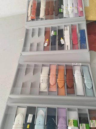Lote de 226 correas de reloj variadas