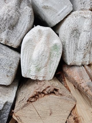 Soportes de piedra para jardineras