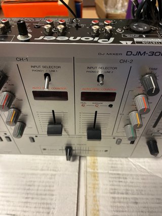 Mesa DJ Pioneer DJM-300-S+ 2 altavoces.