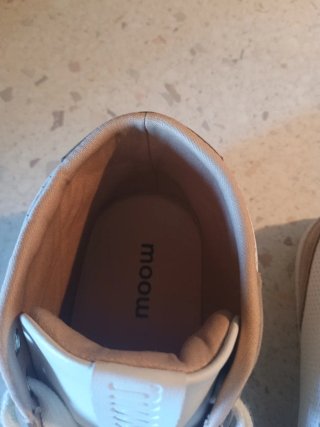 Scarpe ginnastica alte beige e bianche
