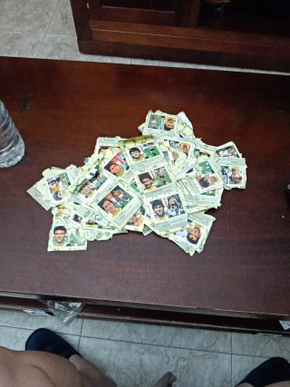 Lote cromos Este 87-88 recortados pero enteros