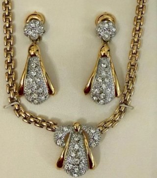 Conjunto Collar y Pendientes Angel