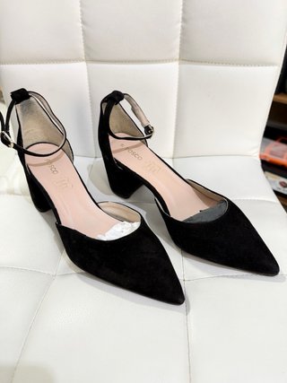 Zapatos negros piel durazno talla 39