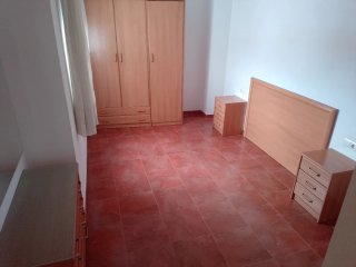 Se alquila el primer piso en Manises zona polidepo