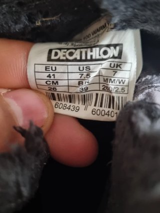 Botas Quechua grises y negras