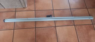 Pantalla de proyección blanca