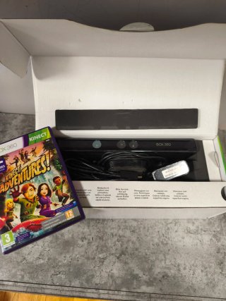Xbox 360 KINECT + Kinect Adventures