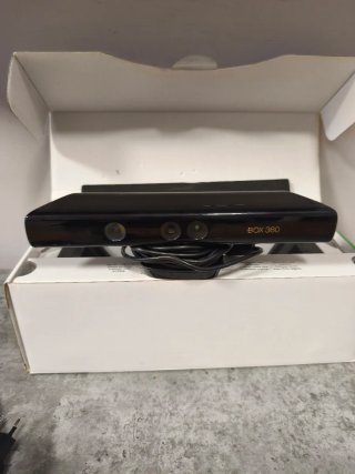Xbox 360 KINECT + Kinect Adventures