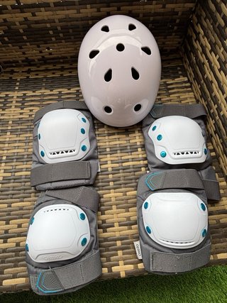 Pack completo patines Oxelo+casco + protecciones.