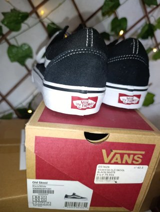 Zapatillas Vans Old Skool Negras y Blancas