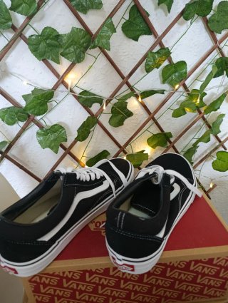 Zapatillas Vans Old Skool Negras y Blancas