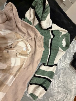 Lote 2 jerséis y 1 camisa estan en buen estado