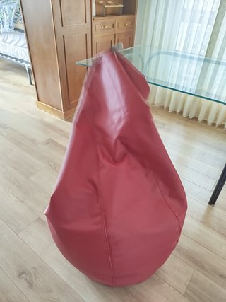 Puff pera rojo polipiel buen estado