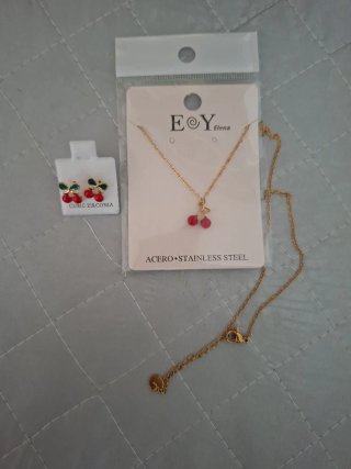 Colgante y pendientes E&Y Elena cerezas