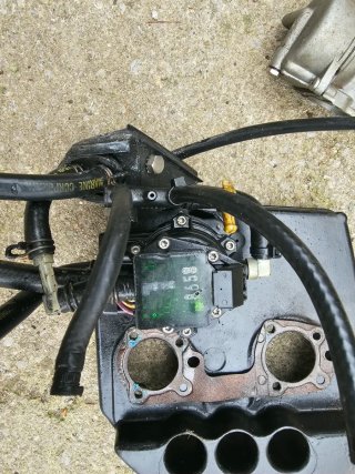 Carburadores y tapa motor fueraborda Johnson 40cv
