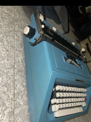 Máquina de escribir Olivetti Studio 46