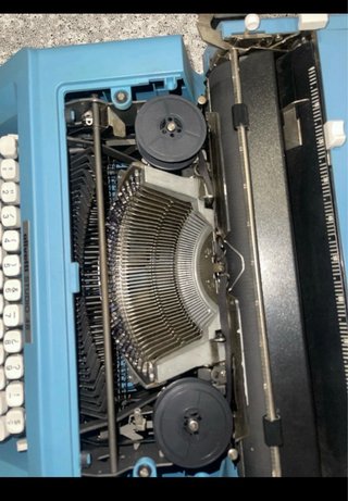 Máquina de escribir Olivetti Studio 46