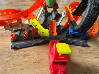Pista Hot Wheels Gorila