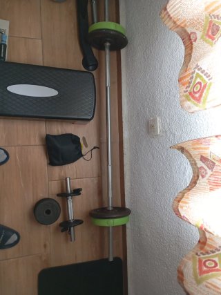 Estructura gym + barras y pesas