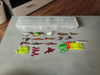 2 Cajas de pesca con señuelos