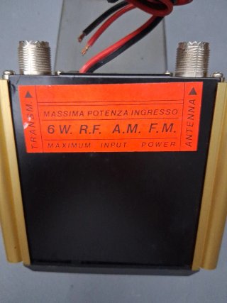 ZETAGI B150 Amplificador
