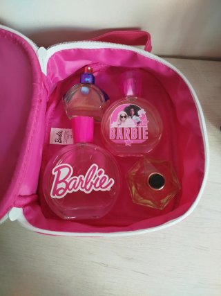 Lote neceser y colonias Barbie
