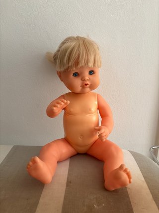 Muñeca Nenuco rubia con pijama rosa
