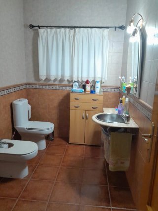 CASA EN PUENTE NUEVO.