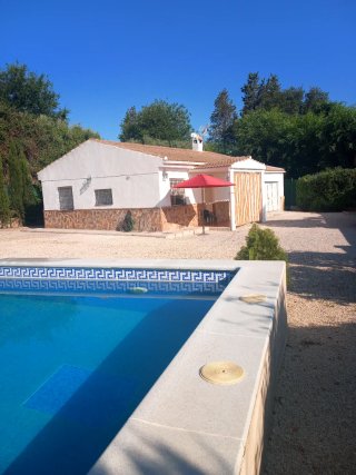 CASA EN PUENTE NUEVO.