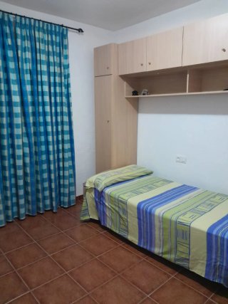 CASA EN PUENTE NUEVO.