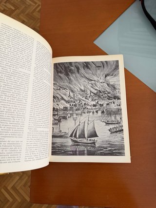 4 tomos de libros de “Historia de la Humanidad”